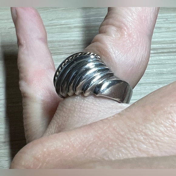 Vintage Designer Hallmarked Sterling Silver & 14K Gold Rope Accented Dome Ring - Picture 10 of 11